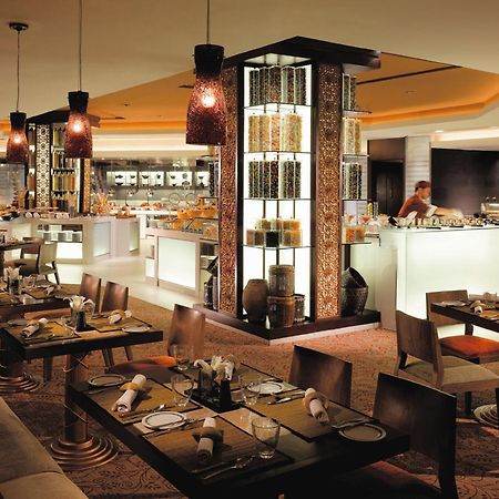 Shangri-La Sorabaya Extérieur photo