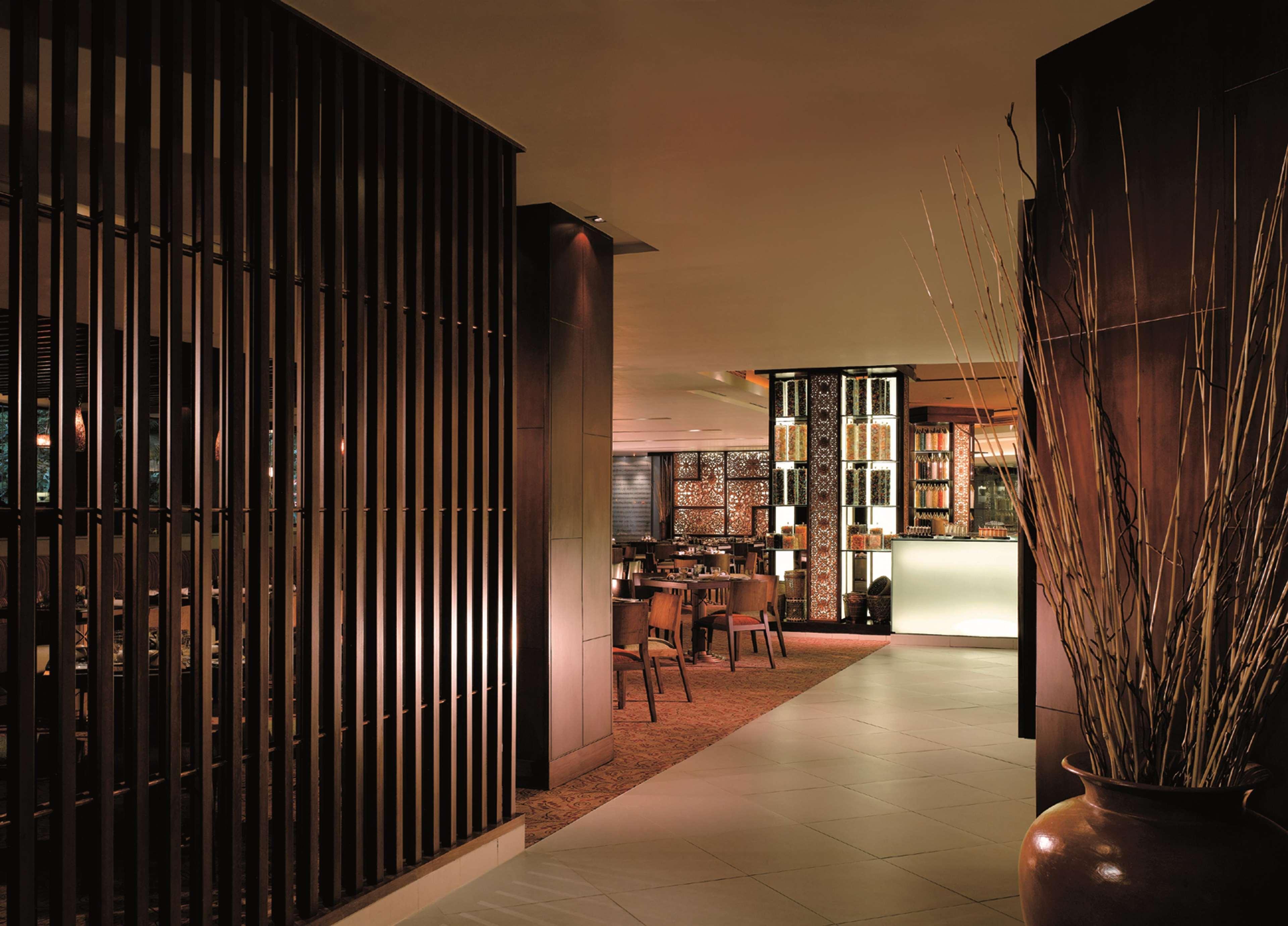 Shangri-La Sorabaya Extérieur photo